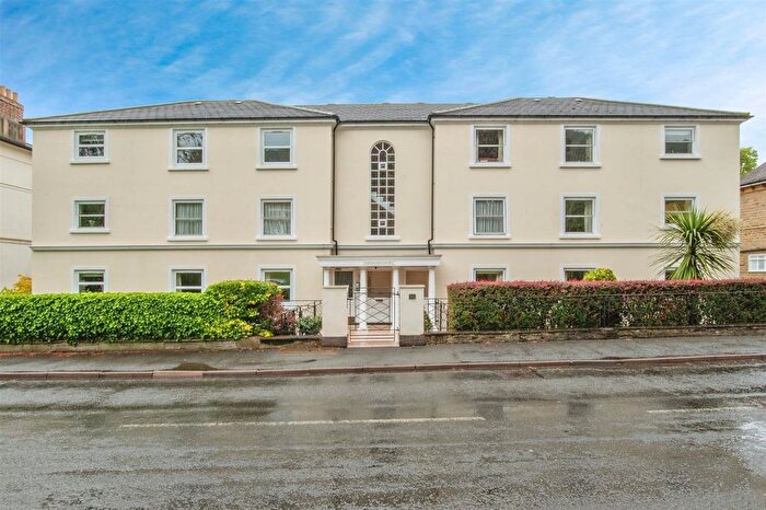 2 Bedroom Flat To Rent In Graham Road, Malvern, WR14
