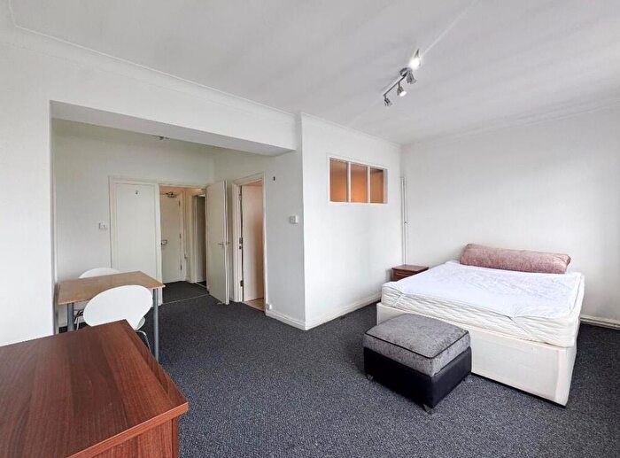Studio To Rent In Warren Court, Euston Road, NW1