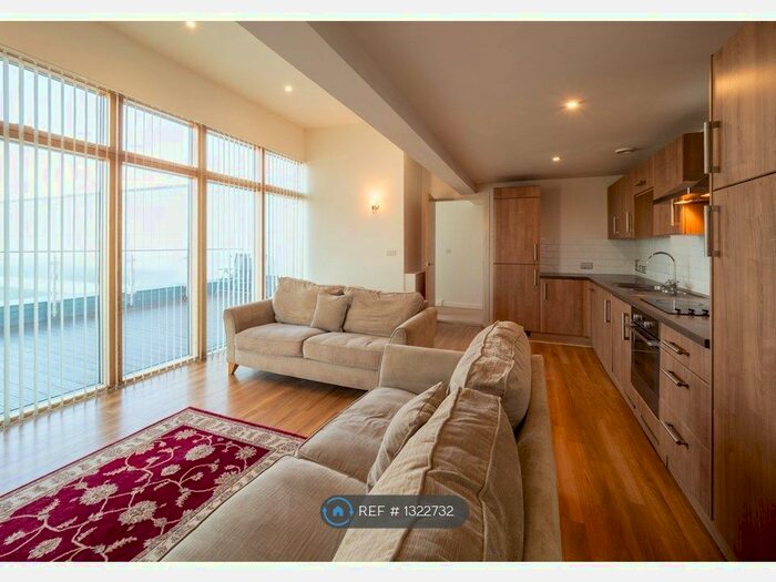 3 Bedroom Flat To Rent In Chantry Close, Yiewsley, West Drayton UB7