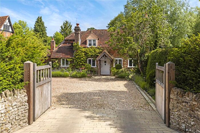 3 Bedroom Detached House For Sale In Priory Lane, Frensham, Farnham, GU10