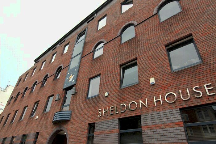 Studio To Rent In High Road, London, N12