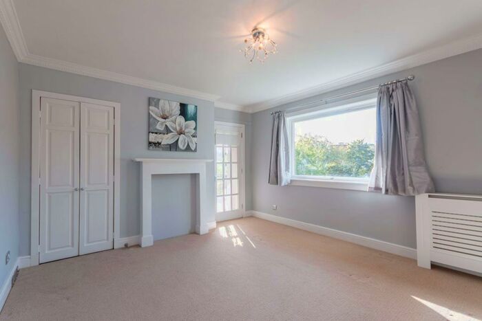 2 Bedroom Flat To Rent In Ivanhoe Crescent Edinburgh United Kingdom, EH16