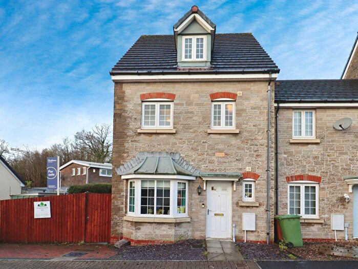 4 Bedroom End Of Terrace House For Sale In Mill View, Caerphilly, CF83