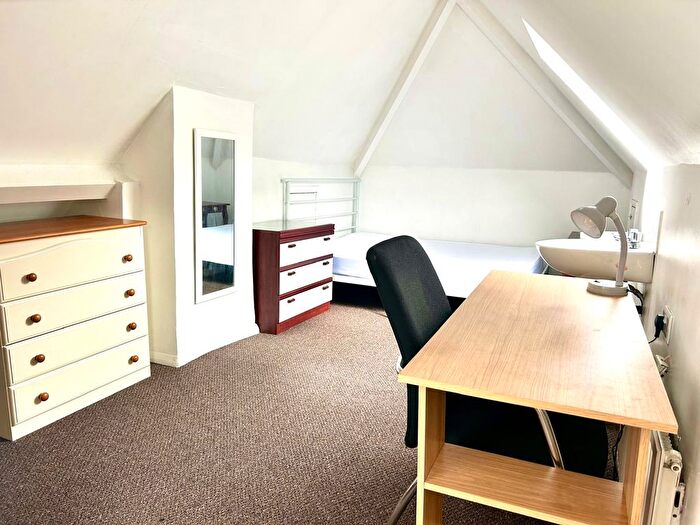 1 Bedroom Property To Rent In Birdham Road, Brighton, BN2