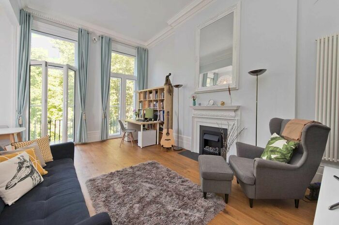 2 Bedroom Flat To Rent In Nevern Square, Earls Court, SW5
