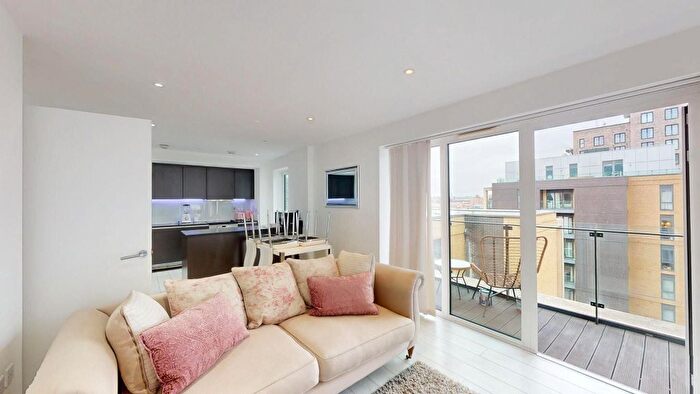 2 Bedroom Flat To Rent In Severn House, Enterprise Way, London, SW18