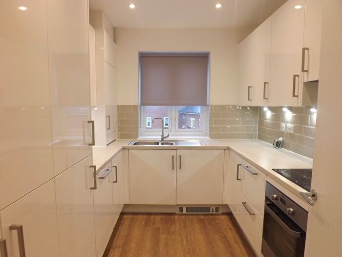 2 Bedroom Flat To Rent In Carey Lane, Waterlooville, PO7