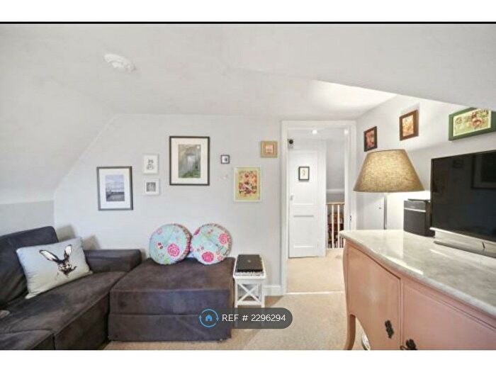 1 Bedroom Flat To Rent In Kentish Town Road, London, NW1