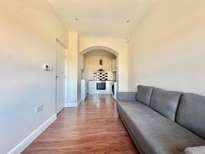 2 Bedroom Apartment To Rent In Peckham High Street, SE15