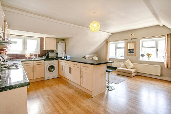 1 Bedroom Flat For Sale In Grosvenor Gardens, Bournemouth, Dorset, BH1