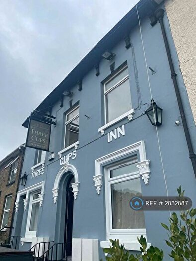 2 Bedroom Flat To Rent In Three Cups, Dover, CT17