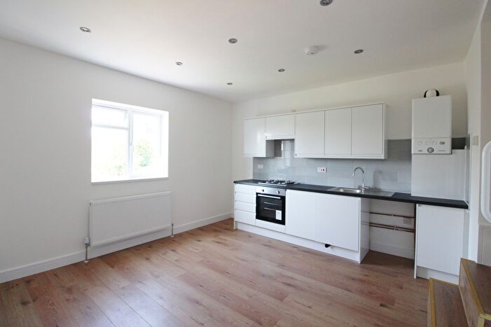 1 Bedroom Flat To Rent In South Norwood Hill, London, Greater London, SE25