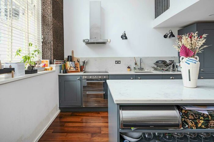 2 Bedroom Flat To Rent In Clark Street, Stepney, London, E1