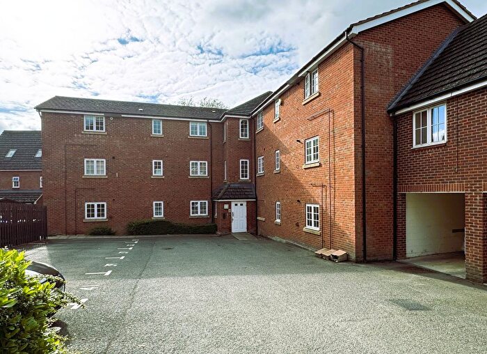 2 Bedroom Flat For Sale In Hardwick Hall Way, Daventry, NN11