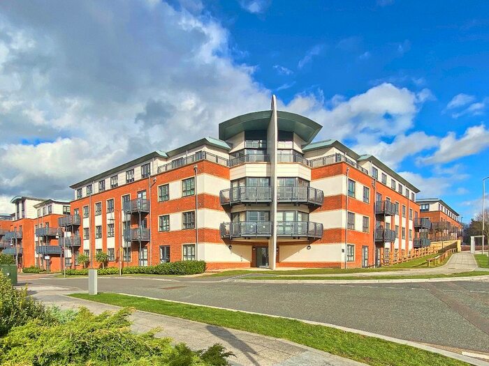 2 Bedroom Flat To Rent In Wallis Square, Farnborough, GU14