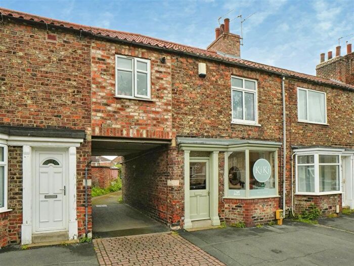1 Bedroom Flat To Rent In Long Street, Easingwold, York, YO61
