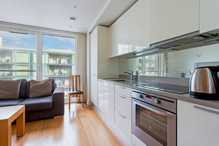 Studio To Rent In Station Approach, Hayes, UB3