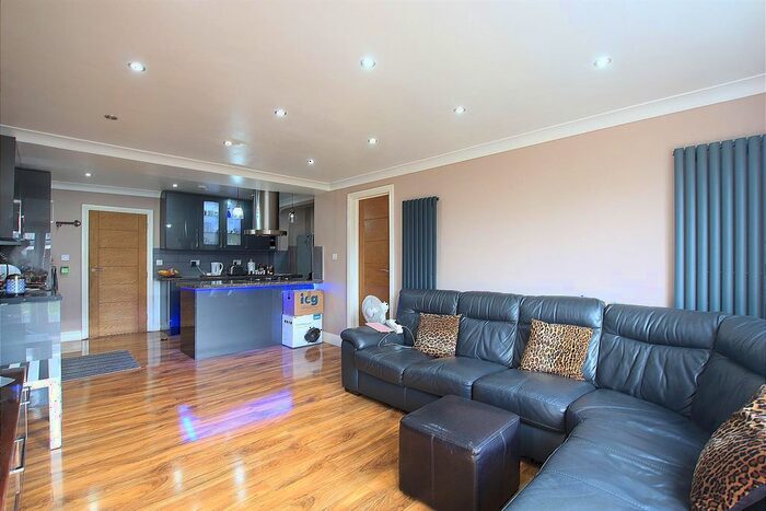 4 Bedroom Terraced House To Rent In Kingswood Avenue, Hounslow, TW3