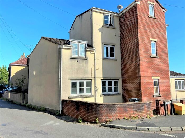 1 Bedroom Flat To Rent In Hillside Rise, Waters Road, Kingswood, BS15