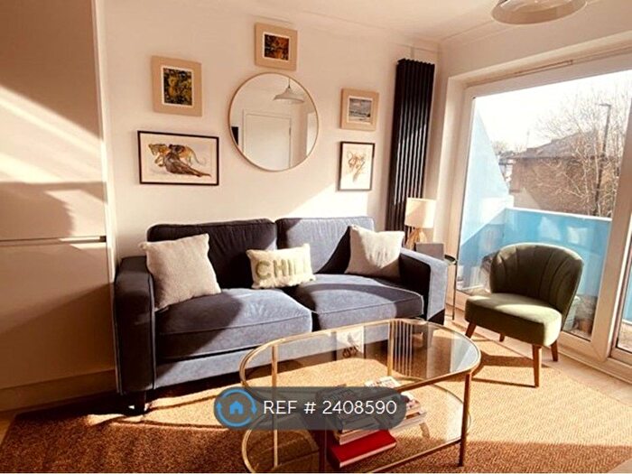 2 Bedroom Flat To Rent In Wellesley Road, London, W4