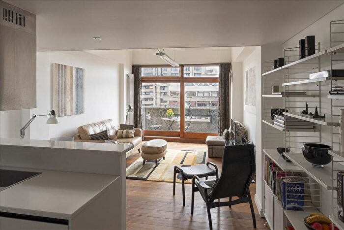 1 Bedroom Flat For Sale In Frobisher Crescent, Barbican, London, EC2Y