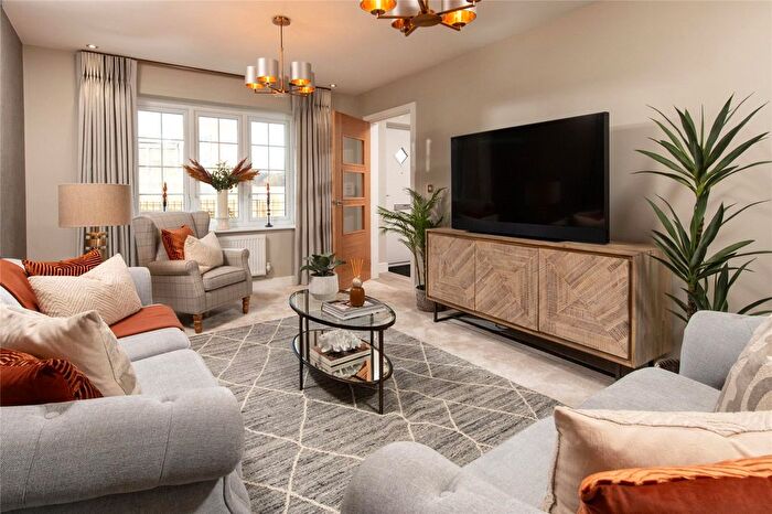 3 Bedroom Detached House For Sale In Highlands Hill, Swanley, BR8