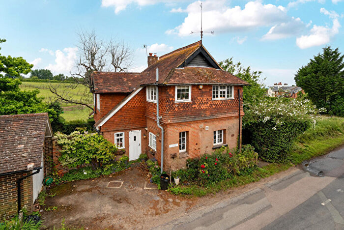 3 Bedroom Detached House For Sale In One Tree Hill Road, Guildford, GU4