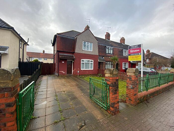 3 Bedroom Semi-Detached House To Rent In York Road, Hull, HU6