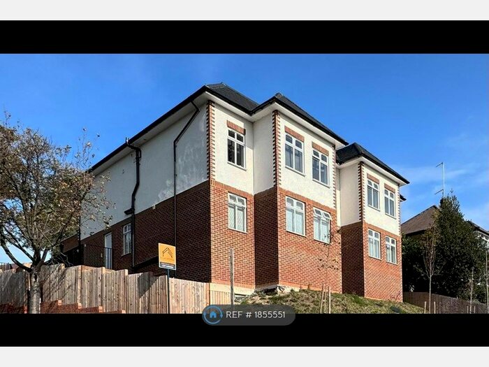 2 Bedroom Flat To Rent In Hydethorne Heights, South Croydon, CR2