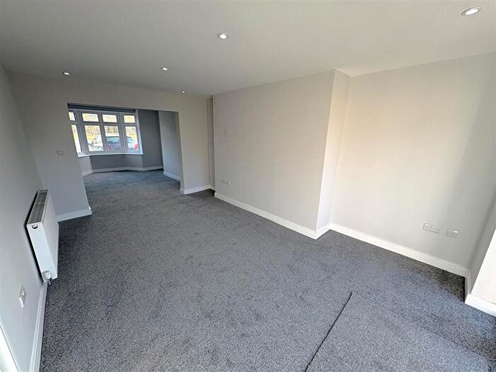 3 Bedroom End Of Terrace House To Rent In Stourbridge Road, Hagley, DY9