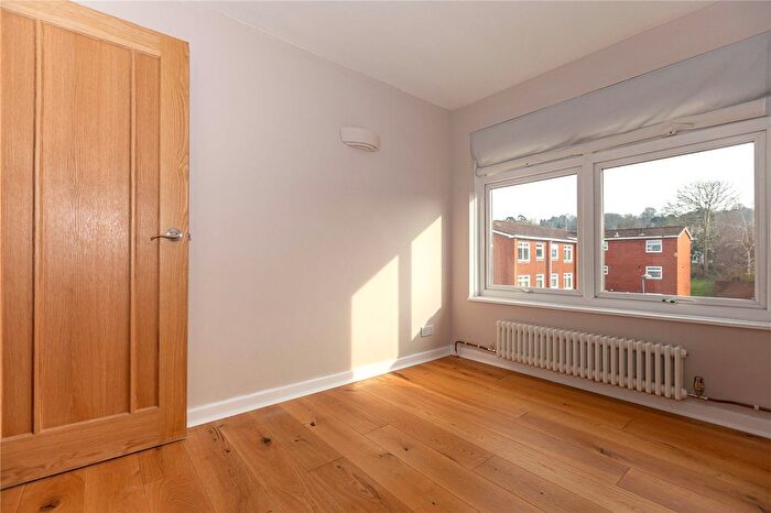 3 Bedroom Flat To Rent In Tunstall Close, Stoke Bishop, Bristol, BS9