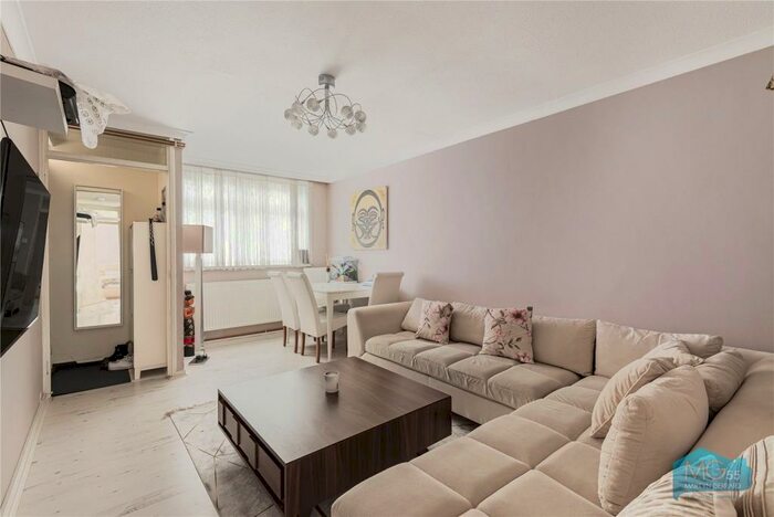 1 Bedroom Apartment To Rent In Holmleigh Road Estate, Stoke Newington, London, N16