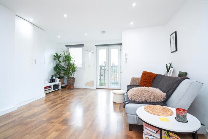 Studio To Rent In Raleigh Road, Harringey, N8