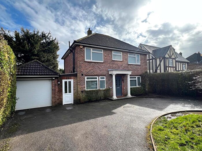 3 Bedroom Detached House To Rent In Marlow Road, High Wycombe, HP11