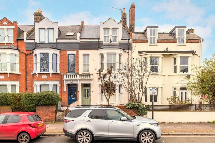 2 Bedroom Flat To Rent In Chiswick Lane, London, W4