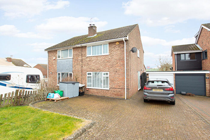 3 Bedroom Semi-Detached House For Sale In Hawthorne Close, Eythorne, Dover, Kent, CT15