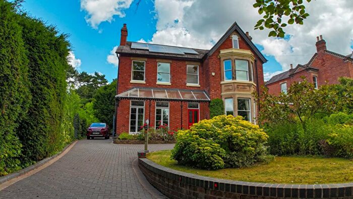 5 Bedroom Detached House For Sale In Clay Street, Burton-on-Trent, Staffordshire, DE15