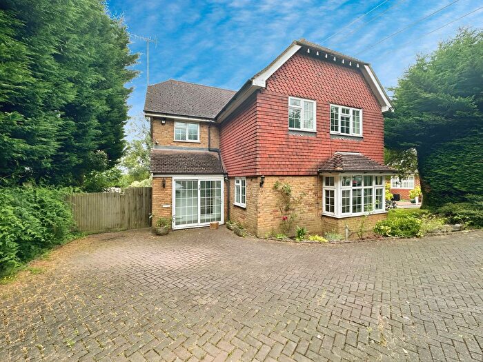 4 Bedroom Detached House To Rent In Larken Drive, Bushey, WD23