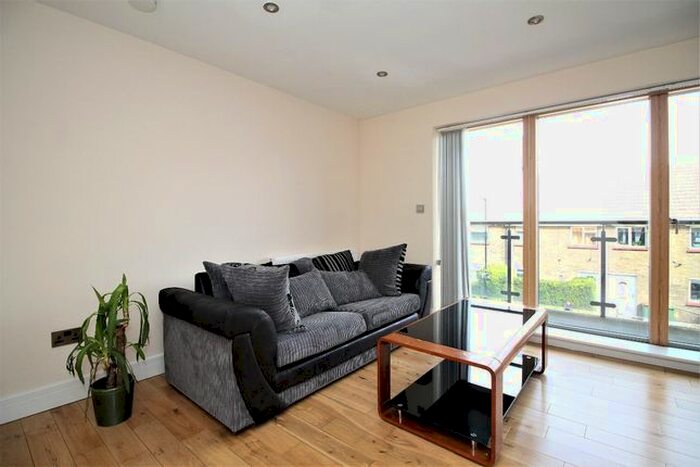 2 Bedroom Flat To Rent In Shirley Street, Canning Town, E16