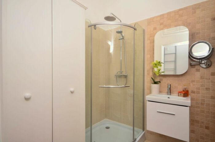 1 Bedroom Flat To Rent In Cambridge Gardens, North Kensington, London, W10