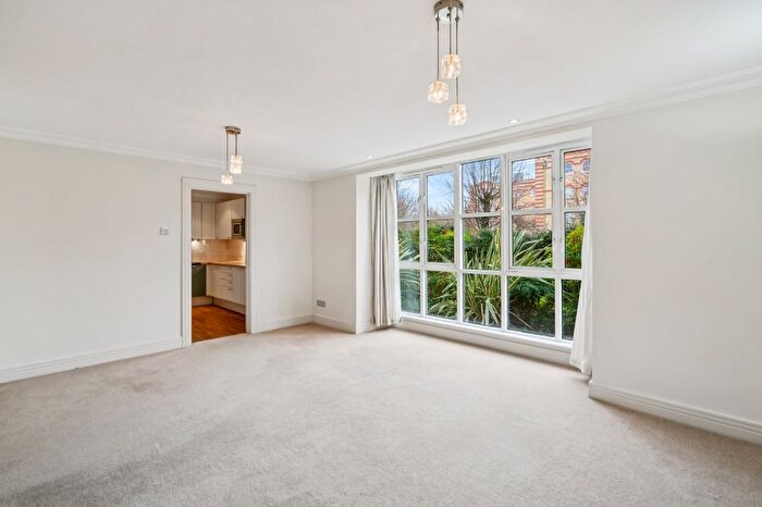 1 Bedroom Flat To Rent In Oriel Drive, Barnes, SW13