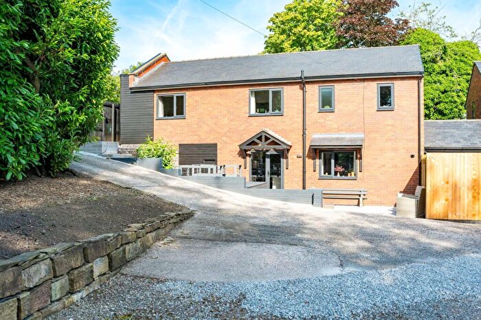 3 Bedroom Link Detached House For Sale In Chorley Road, Westhoughton, BL5