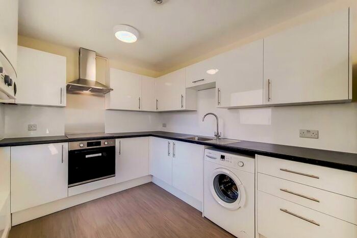 4 Bedroom Maisonette To Rent In Verity House, Merchant Street, E3