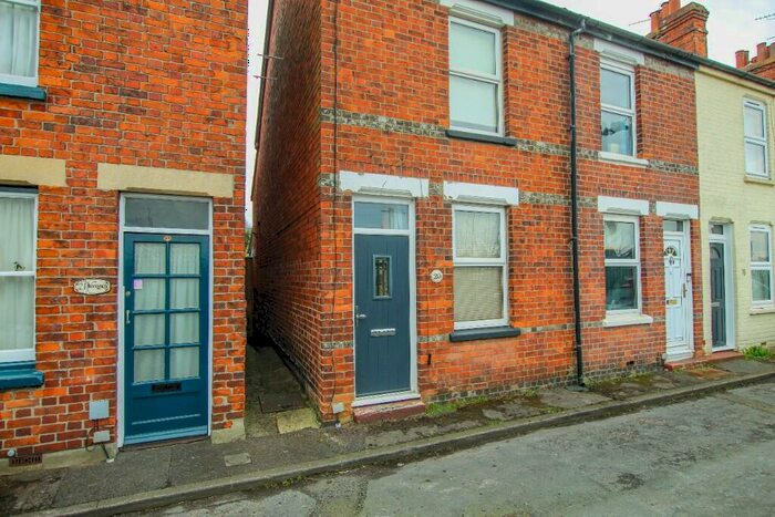 2 Bedroom Terraced House To Rent In Railway Road, Newbury, Berkshire, RG14