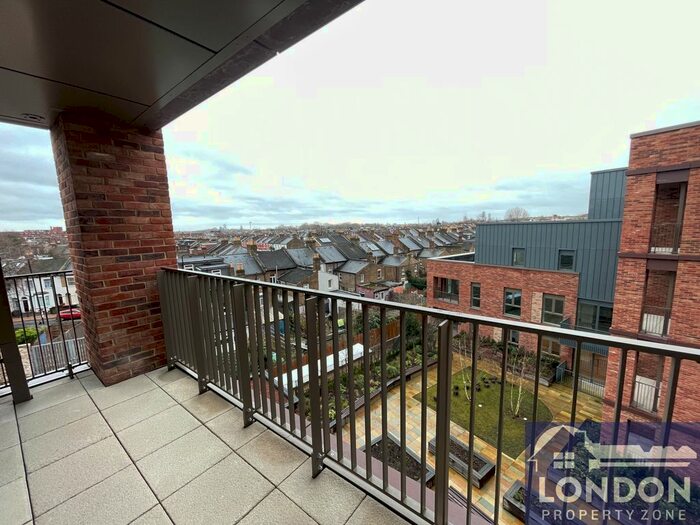 2 Bedroom Flat To Rent In Mary Neuner Road, Wood Green, N8