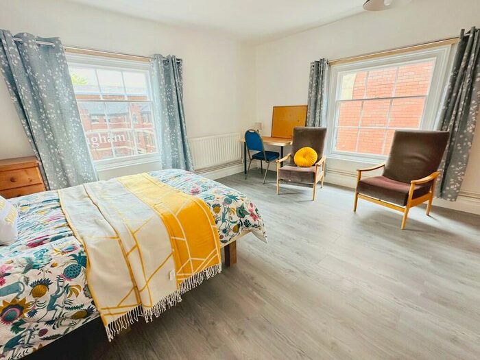 8 Bedroom Town House To Rent In Mansfield Road, City Centre, NG1