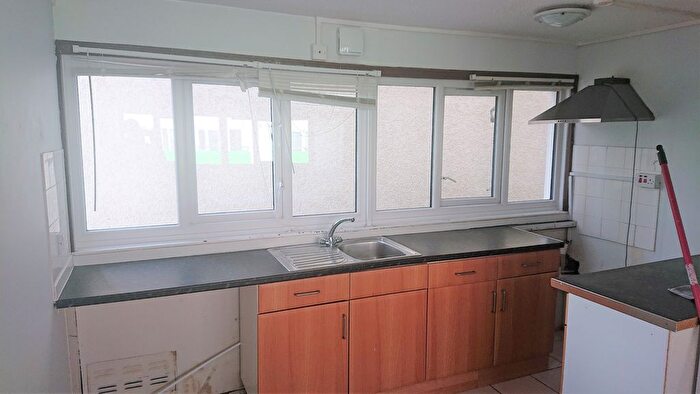 1 Bedroom Flat To Rent In Caernarvon Close, Mitcham, CR4