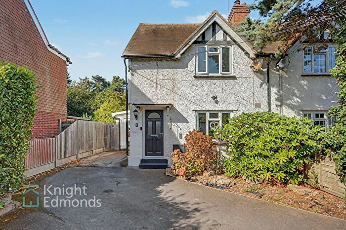 3 Bedroom Semi-Detached House For Sale In Forge Lane, Leeds, ME17