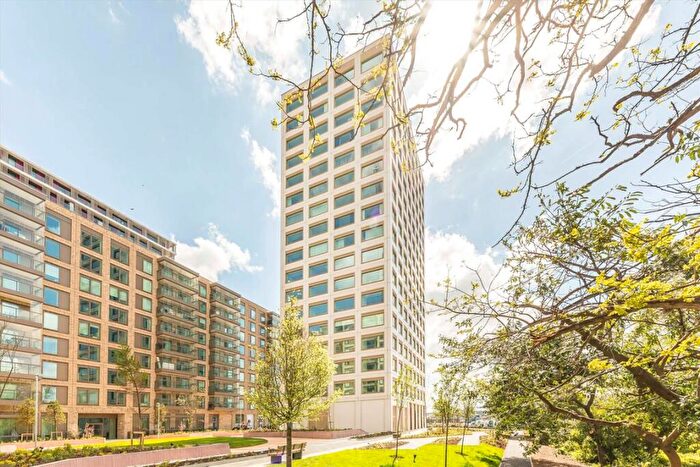2 Bedroom Flat To Rent In Deanston Building, Royal Wharf, E16