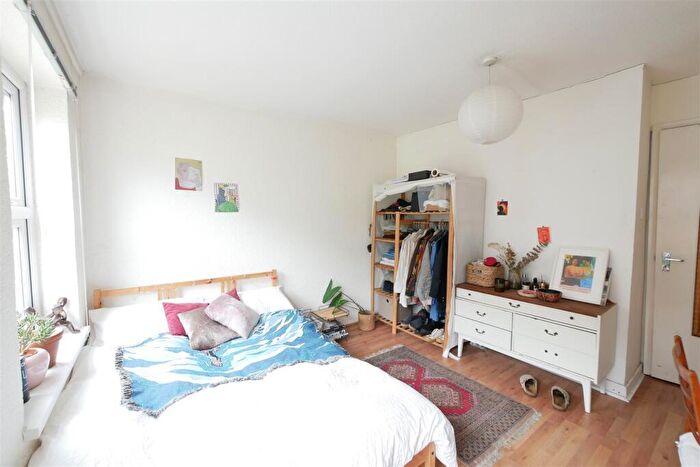 4 Bedroom Terraced House To Rent In Northwold Road, Clapton, E5
